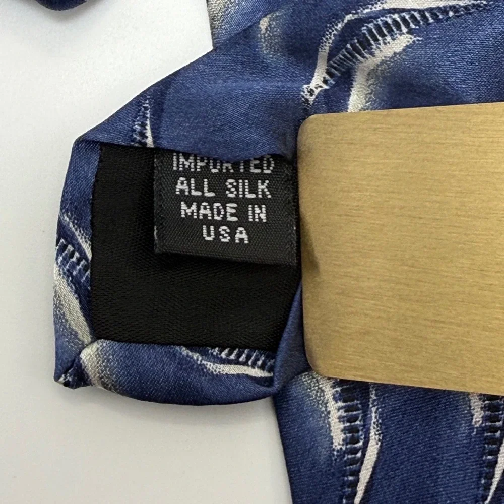 Towne Square Necktie OS Blue Silk Geometric Wave Retro Vintage Professional Tie